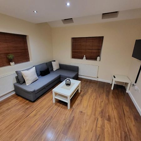 Great Apartment Next To Tooting Bec Tube Station! 伦敦 外观 照片