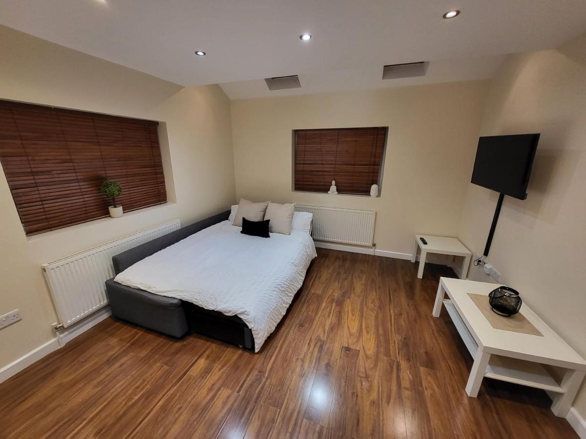 Great Apartment Next To Tooting Bec Tube Station! 伦敦 外观 照片