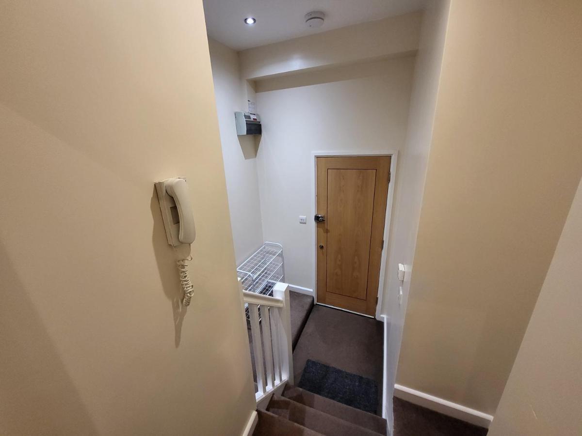 Great Apartment Next To Tooting Bec Tube Station! 伦敦 外观 照片