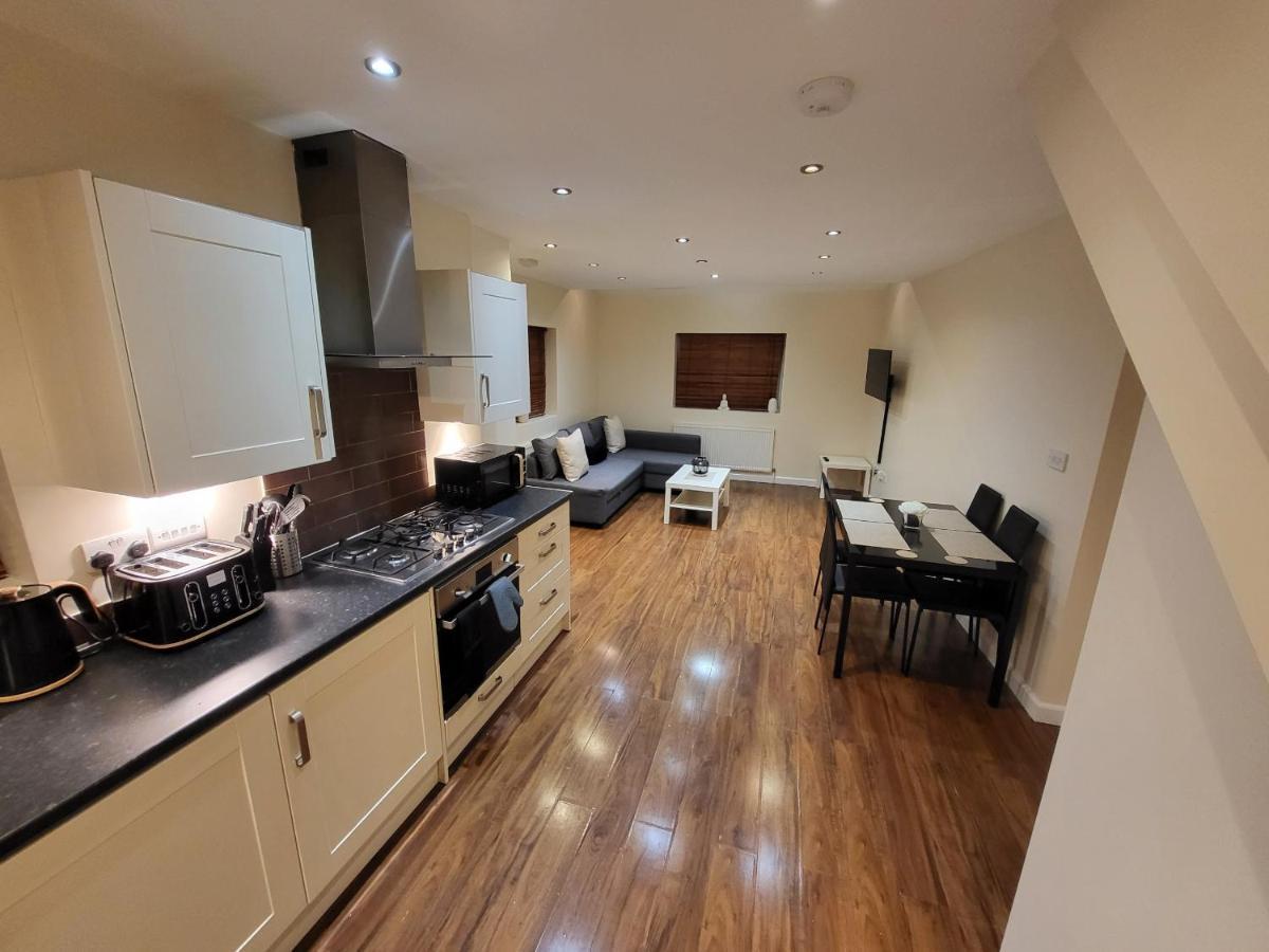 Great Apartment Next To Tooting Bec Tube Station! 伦敦 外观 照片