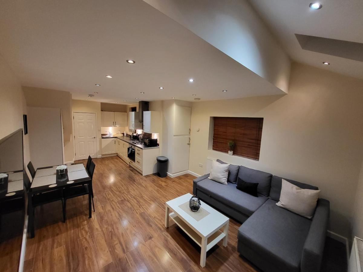 Great Apartment Next To Tooting Bec Tube Station! 伦敦 外观 照片