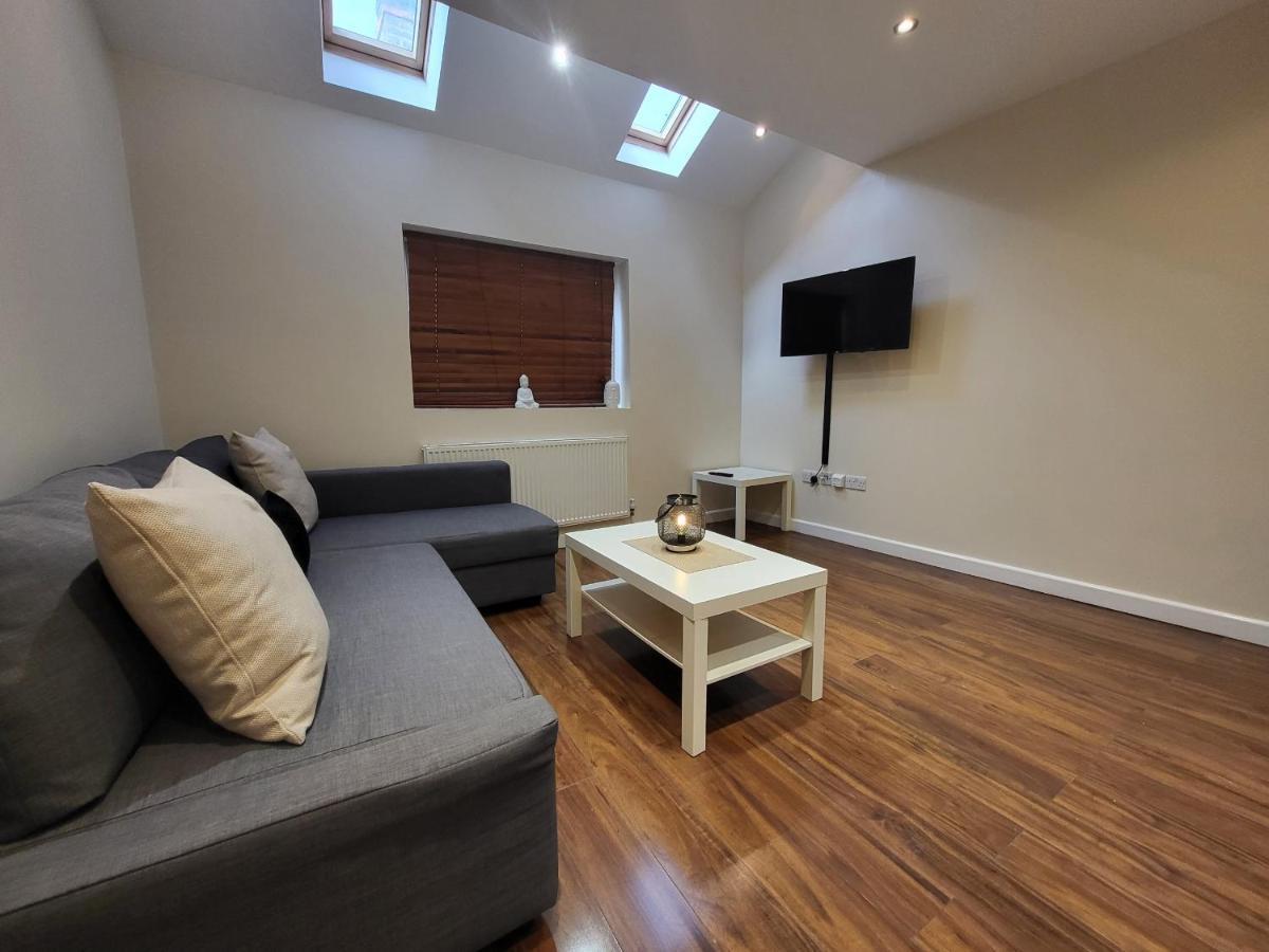 Great Apartment Next To Tooting Bec Tube Station! 伦敦 外观 照片