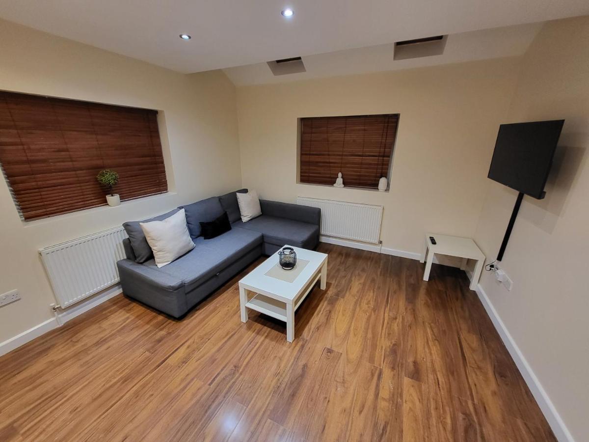 Great Apartment Next To Tooting Bec Tube Station! 伦敦 外观 照片