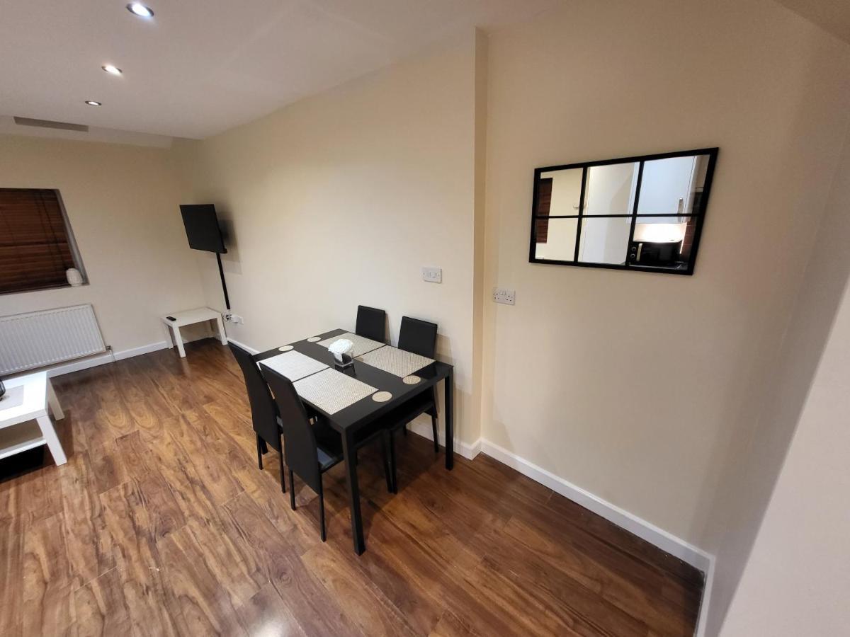 Great Apartment Next To Tooting Bec Tube Station! 伦敦 外观 照片