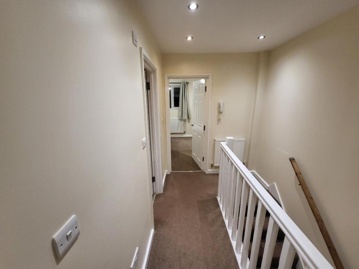 Great Apartment Next To Tooting Bec Tube Station! 伦敦 外观 照片